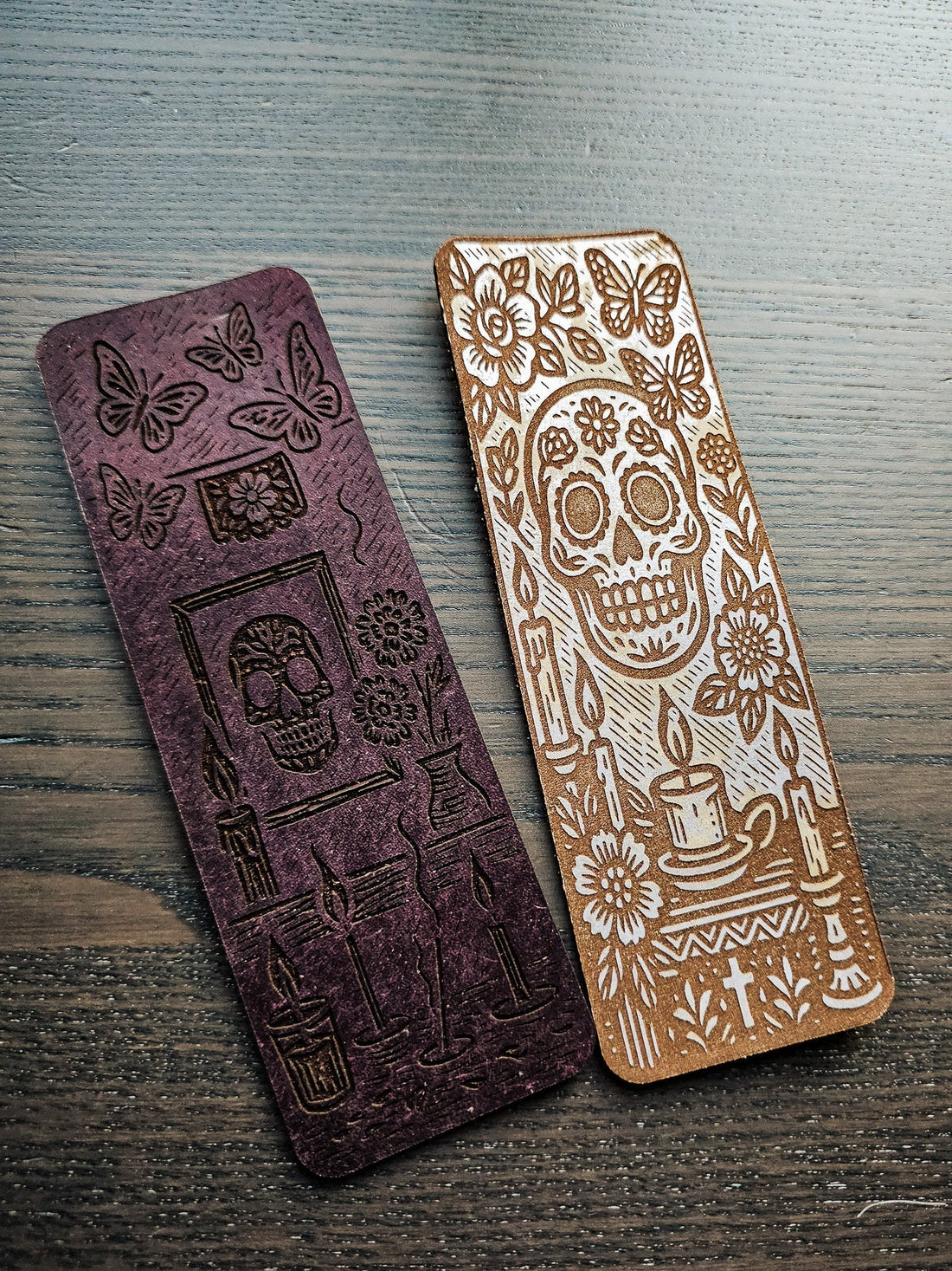 Engraved metallic leather bookmarks exploring reading rituals, return, pause, and the quiet relationship between objects and repetition.